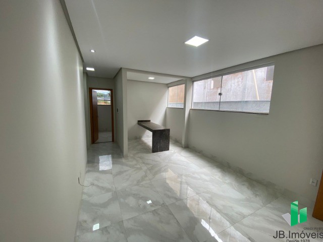 Apartamento à venda com 3 quartos, 70m² - Foto 2