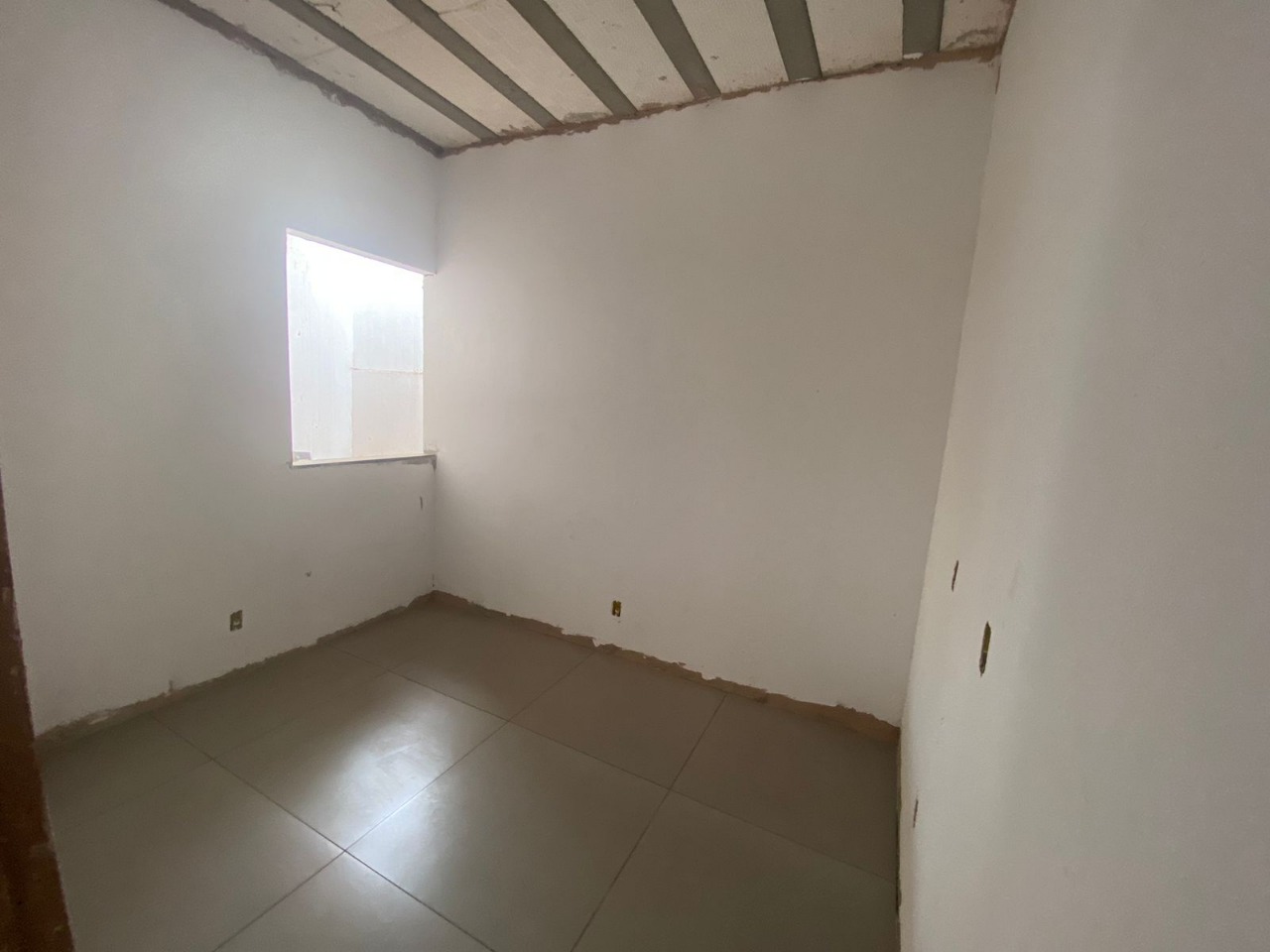 Casa à venda com 2 quartos, 100m² - Foto 2