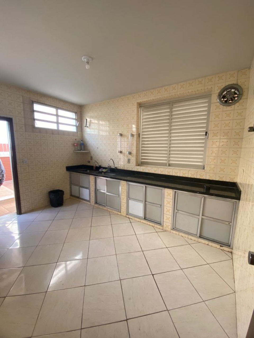 Casa para alugar com 6 quartos - Foto 4