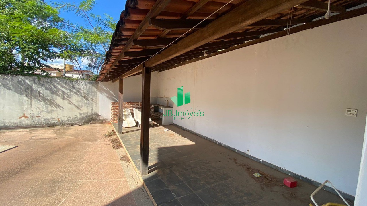 Casa à venda e aluguel com 4 quartos, 420m² - Foto 28