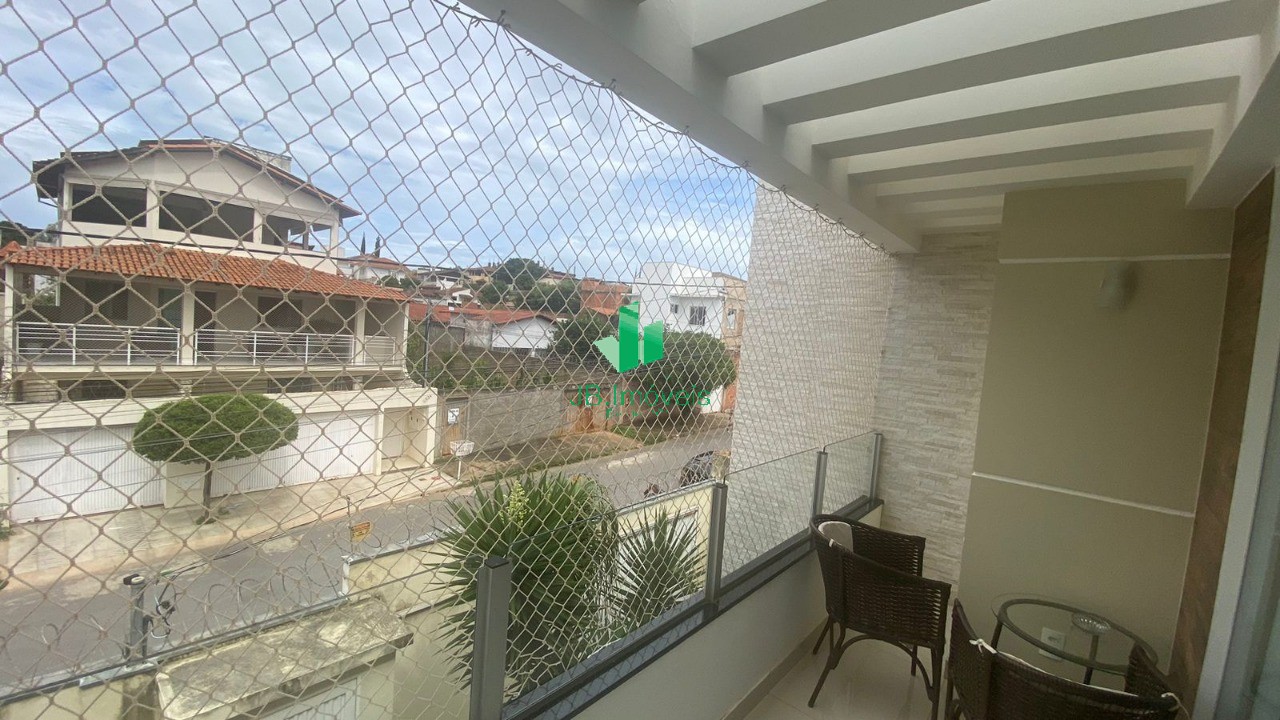 Casa à venda com 4 quartos, 300m² - Foto 8