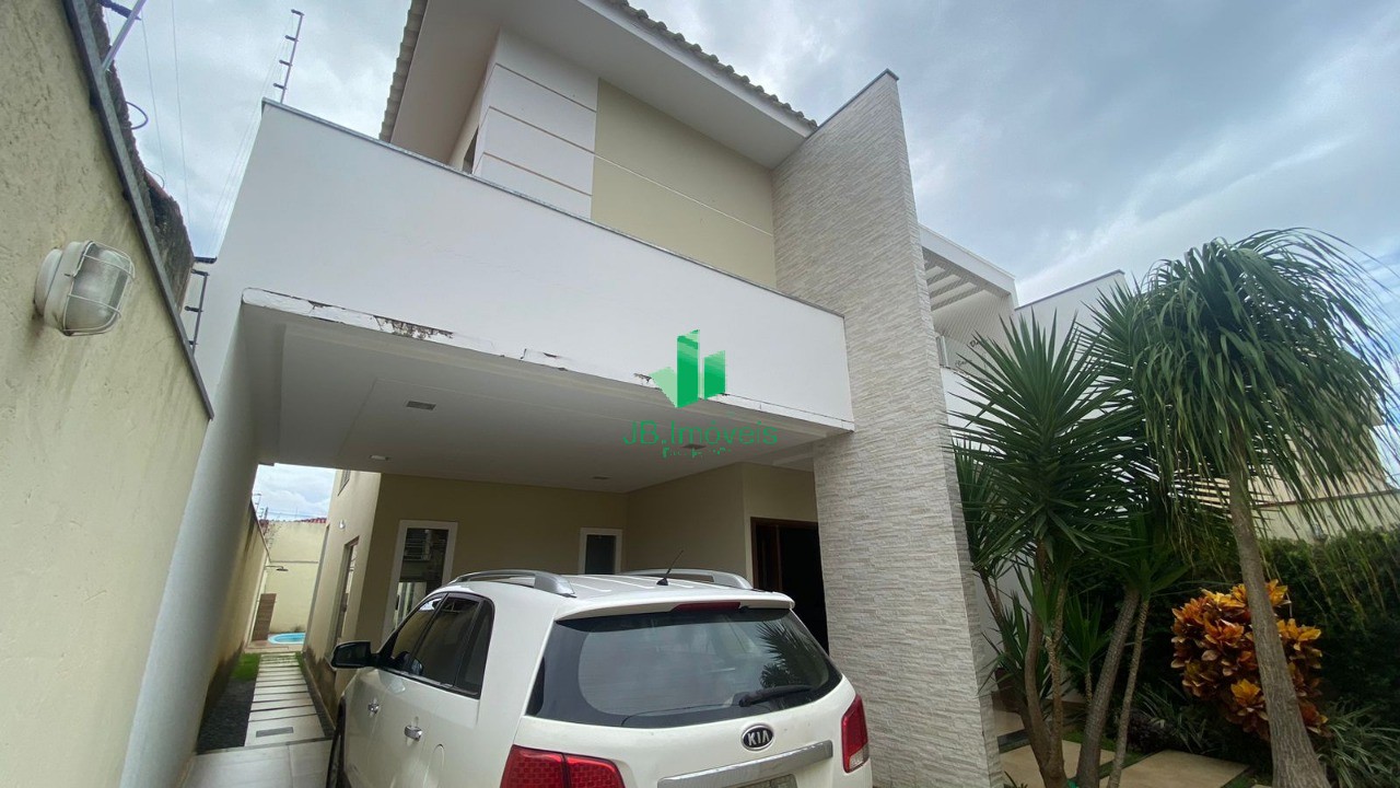 Casa à venda com 4 quartos, 300m² - Foto 1