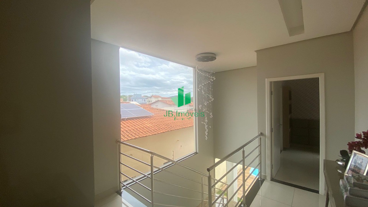 Casa à venda com 4 quartos, 300m² - Foto 18