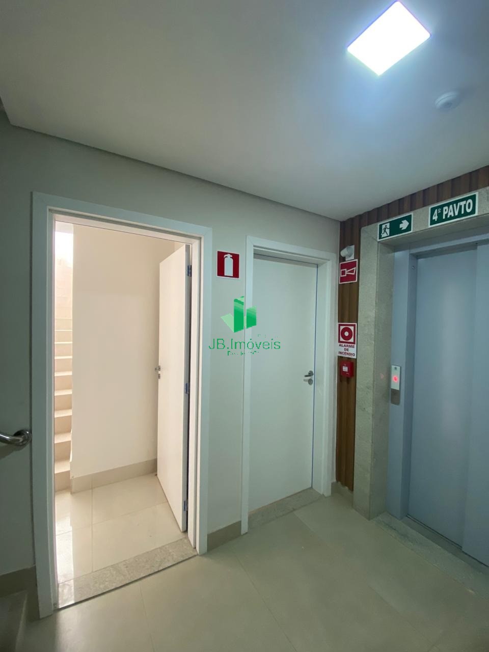 Cobertura para alugar com 3 quartos, 256m² - Foto 24