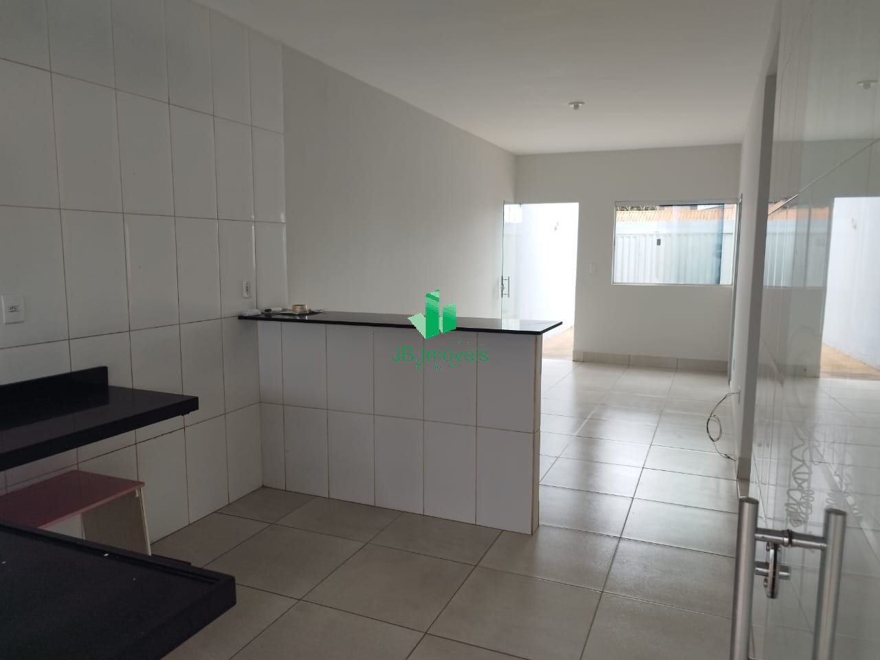 Casa para alugar com 3 quartos, 90m² - Foto 2