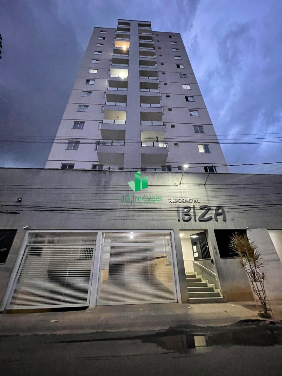 Apartamento para alugar com 2 quartos, 111m² - Foto 1