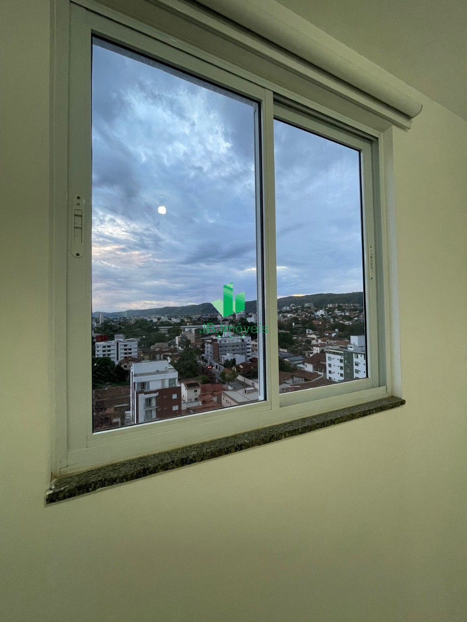 Apartamento para alugar com 2 quartos, 111m² - Foto 13