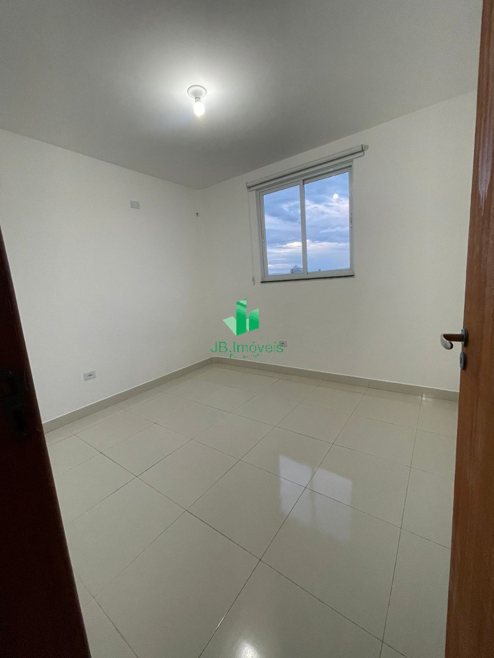 Apartamento para alugar com 2 quartos, 111m² - Foto 12