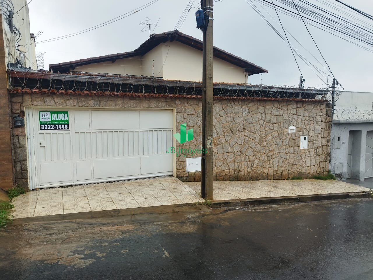 Casa para alugar com 4 quartos, 100m² - Foto 1