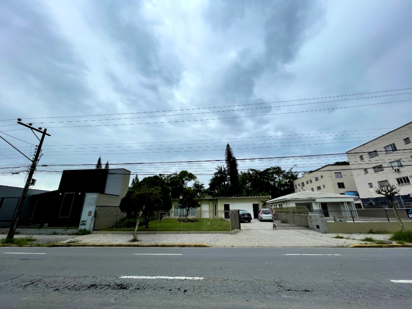 Casa para alugar  no Amrica - Joinville, SC. Imveis