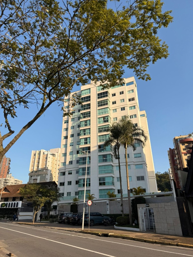 Apartamento para alugar  no Atiradores - Joinville, SC. Imóveis