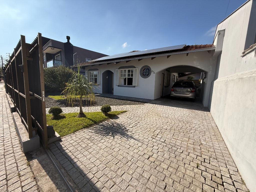 Casa à venda  no Saguaçu - Joinville, SC. Imóveis