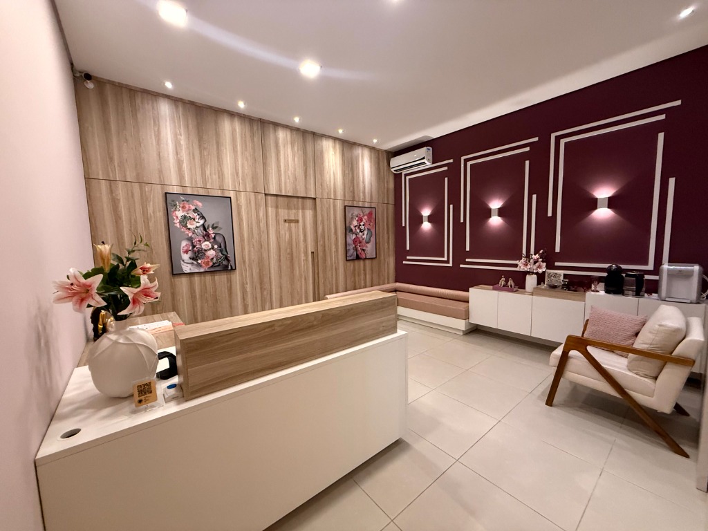 Sala comercial para alugar  no América - Joinville, SC. Imóveis