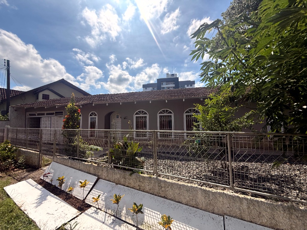 Casa com 3 Dormitórios à venda, 105 m² por R$ 693.000,00 Casa com 3 Dormitórios à venda, 105 m² por R$ 693.000,00