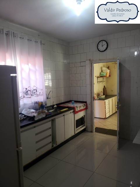 Casa à venda com 4 quartos, 250m² - Foto 7