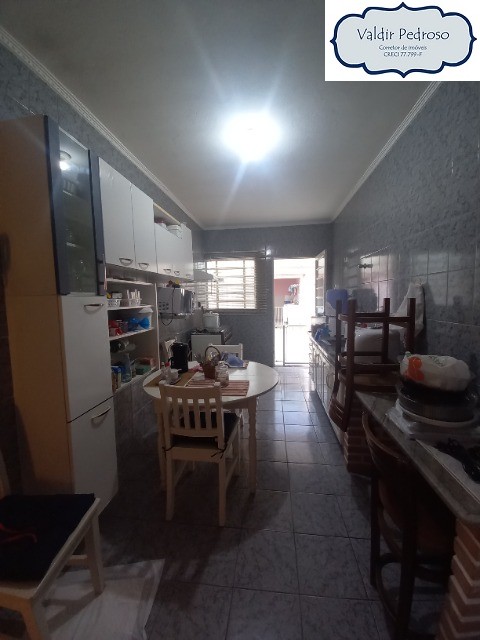 Casa à venda com 2 quartos, 225m² - Foto 14