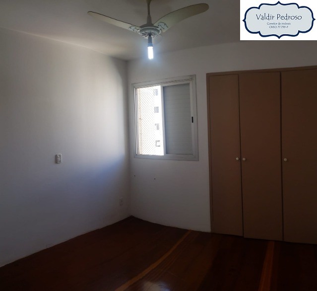 Apartamento à venda com 2 quartos, 72m² - Foto 3