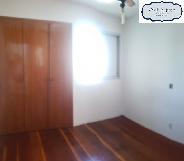 Apartamento à venda com 2 quartos, 72m² - Foto 2