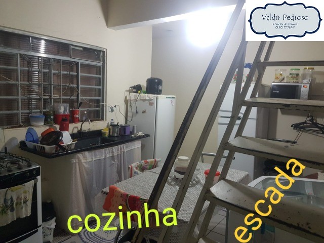 Casa à venda com 6 quartos, 196m² - Foto 11