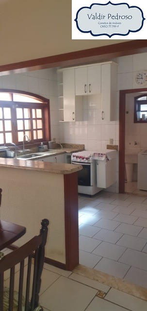 Casa à venda com 3 quartos, 250m² - Foto 4