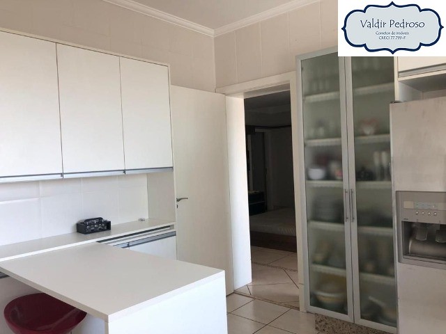 Apartamento à venda com 4 quartos, 190m² - Foto 11