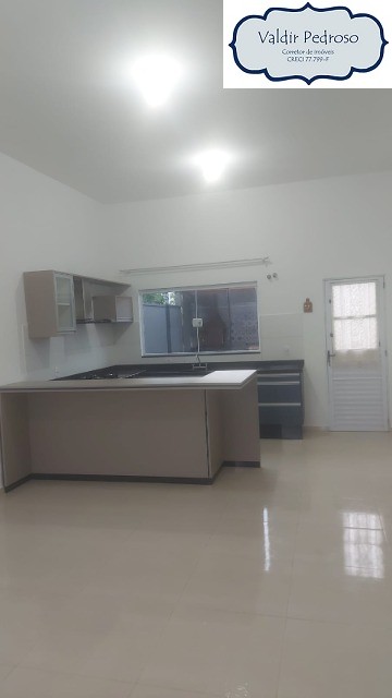 Casa à venda com 2 quartos, 150m² - Foto 3