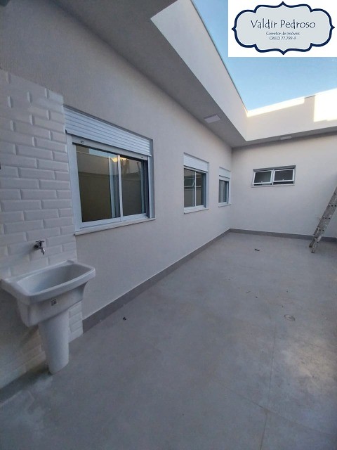 Casa de Condomínio à venda com 3 quartos, 150m² - Foto 2