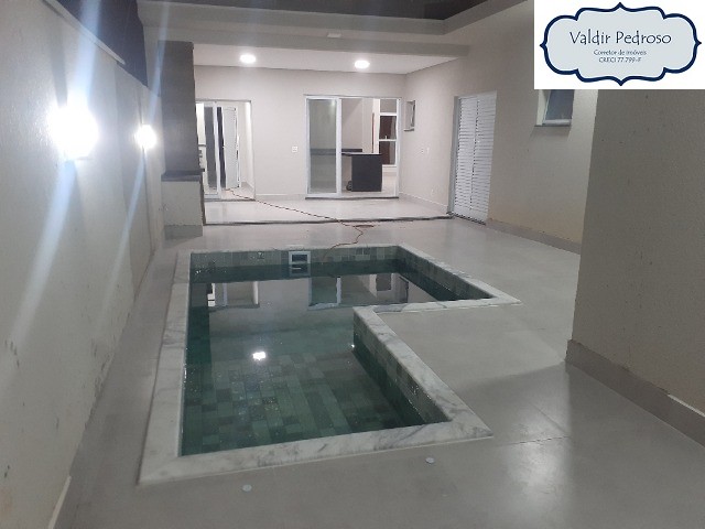 Casa de Condomínio à venda com 3 quartos, 300m² - Foto 1