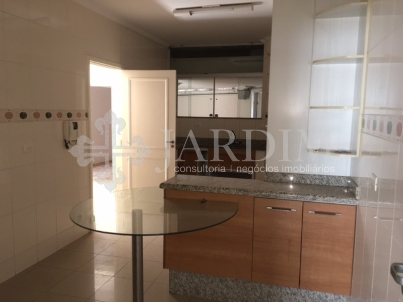 Sobrado à venda e aluguel com 3 quartos, 270m² - Foto 6