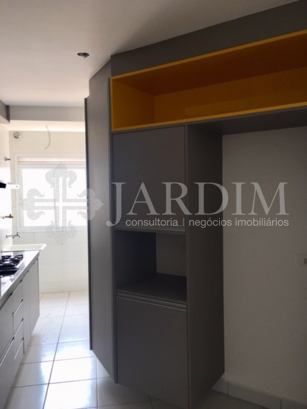 Apartamento à venda com 2 quartos, 62m² - Foto 4