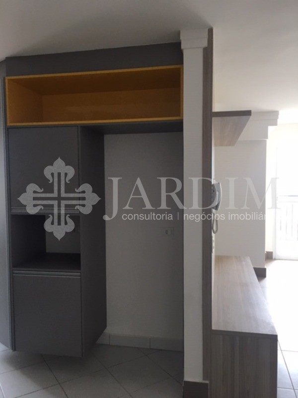 Apartamento à venda com 2 quartos, 62m² - Foto 2