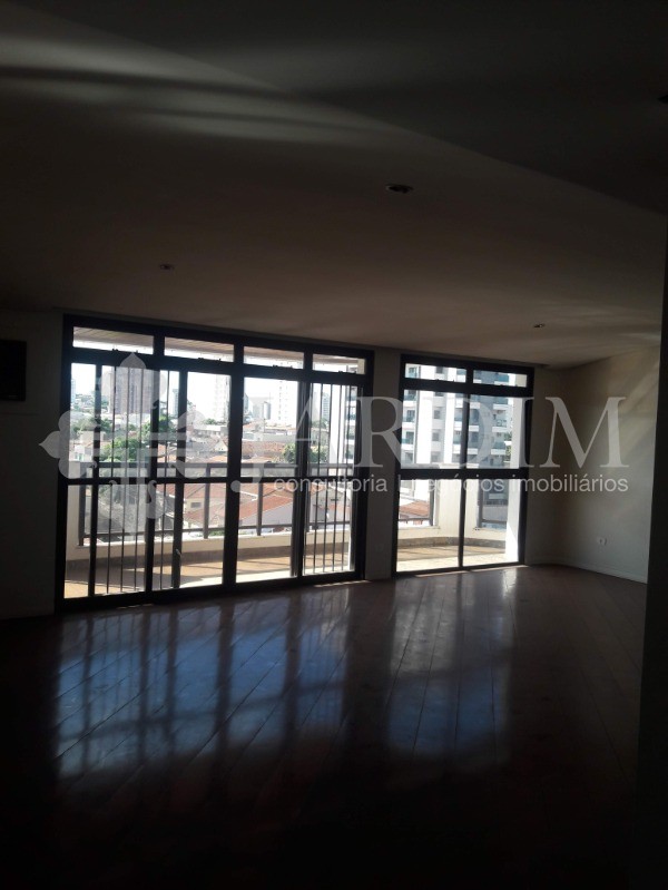 Apartamento à venda com 4 quartos, 240m² - Foto 2