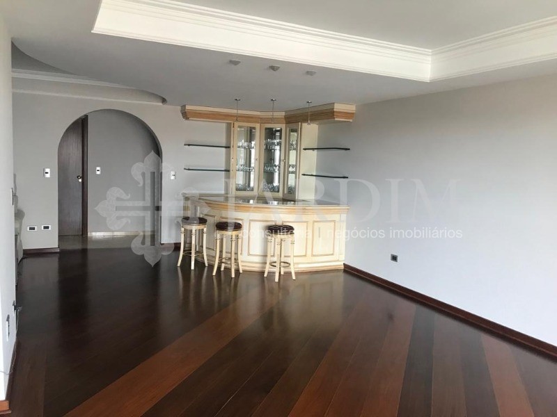 Apartamento à venda com 3 quartos, 190m² - Foto 1