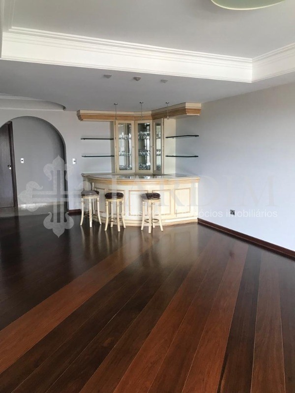 Apartamento à venda com 3 quartos, 190m² - Foto 17