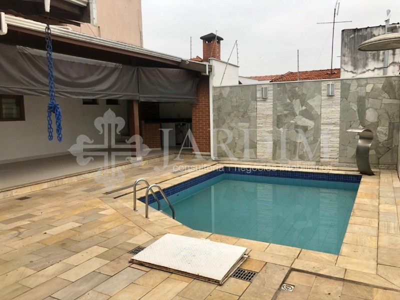 Casa à venda com 3 quartos, 280m² - Foto 1