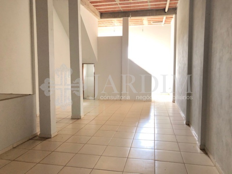 Casa à venda com 3 quartos, 400m² - Foto 42