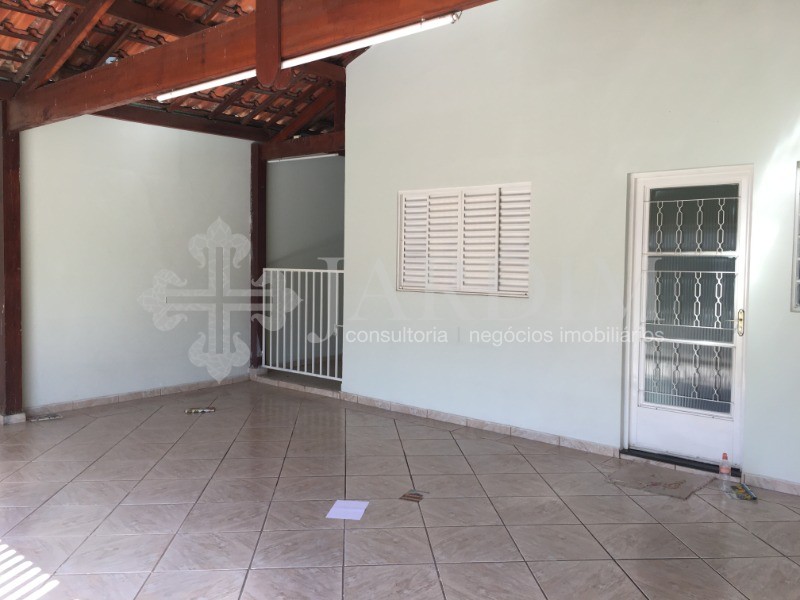 Casa à venda com 3 quartos, 150m² - Foto 1