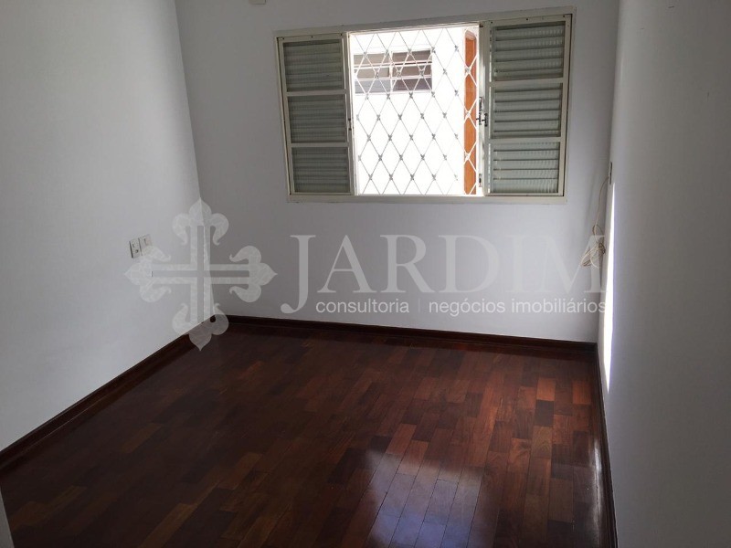 Casa para alugar com 3 quartos, 300m² - Foto 14