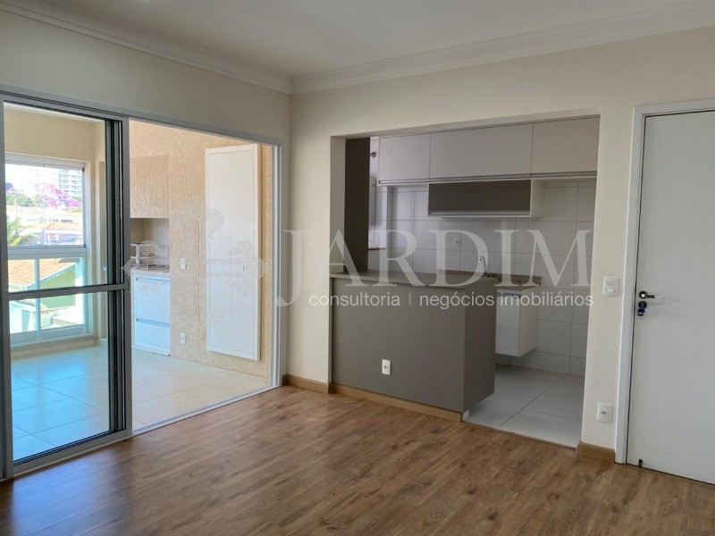 Apartamento à venda com 3 quartos, 74m² - Foto 2