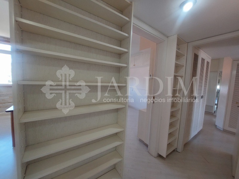 Apartamento à venda com 3 quartos, 156m² - Foto 35