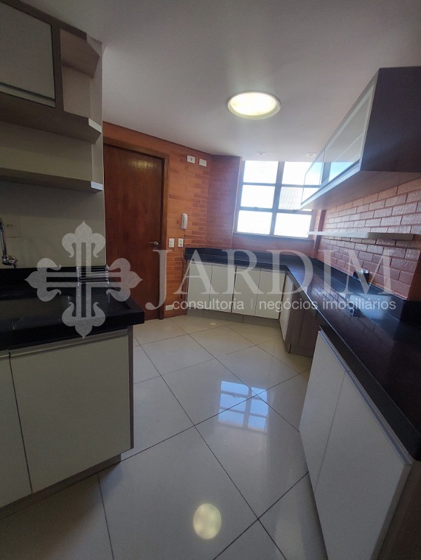 Apartamento à venda com 3 quartos, 156m² - Foto 26