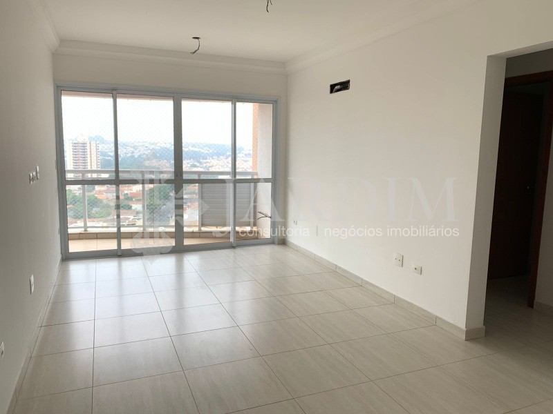 Apartamento à venda com 3 quartos, 98m² - Foto 2