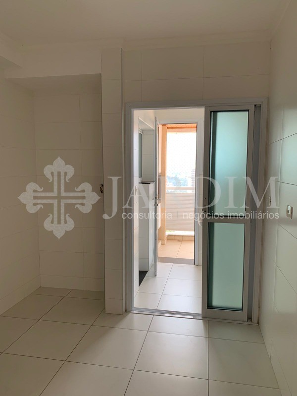 Apartamento à venda com 3 quartos, 98m² - Foto 7