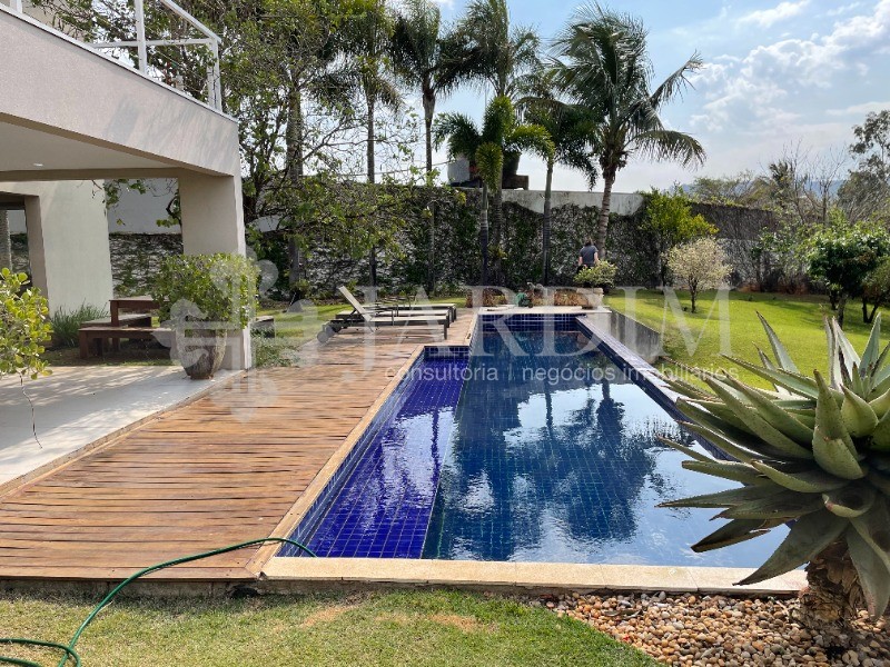 Casa de Condomínio à venda com 4 quartos, 1048m² - Foto 1