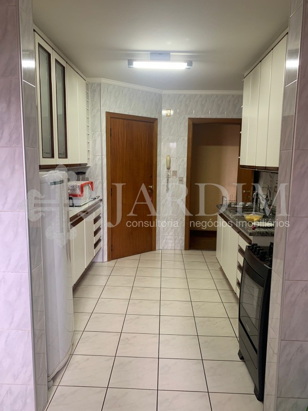 Apartamento à venda com 3 quartos, 127m² - Foto 1