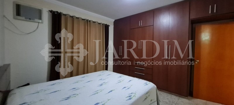 Casa à venda com 3 quartos, 300m² - Foto 9