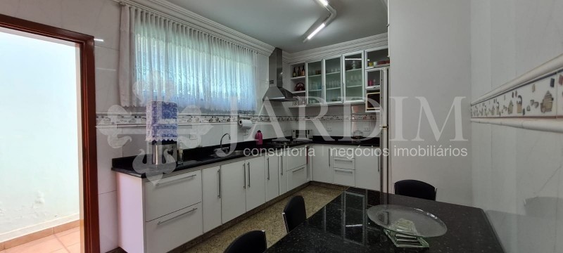 Casa à venda com 3 quartos, 300m² - Foto 22