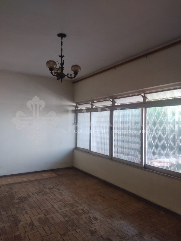 Casa à venda com 3 quartos, 300m² - Foto 2