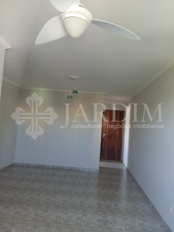 Apartamento à venda com 3 quartos, 76m² - Foto 2