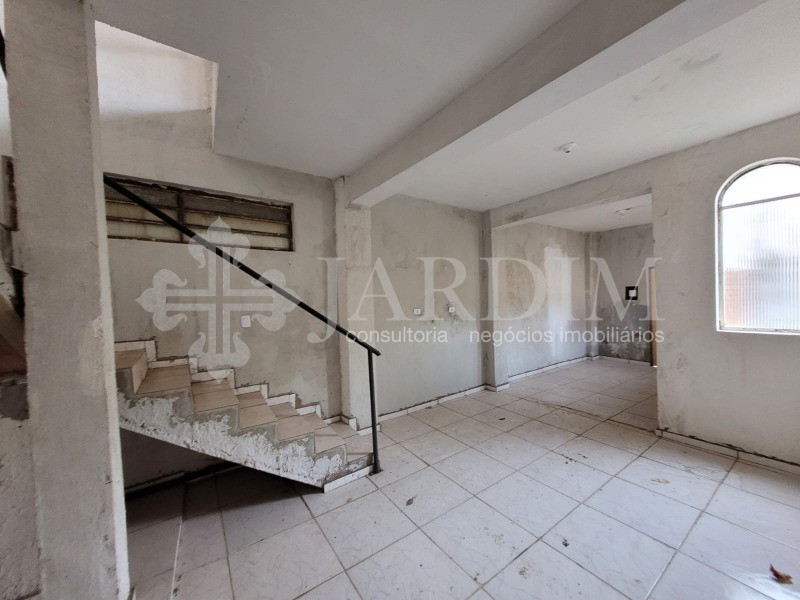 Casa à venda com 3 quartos, 360m² - Foto 17